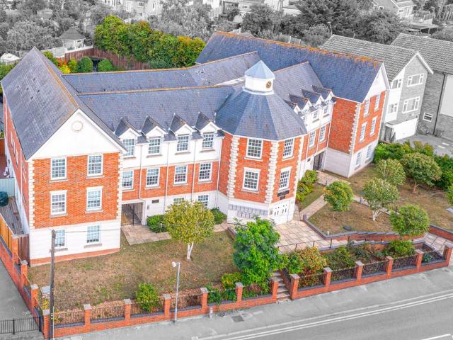 Flat for sale in Barling, Isle Of Man