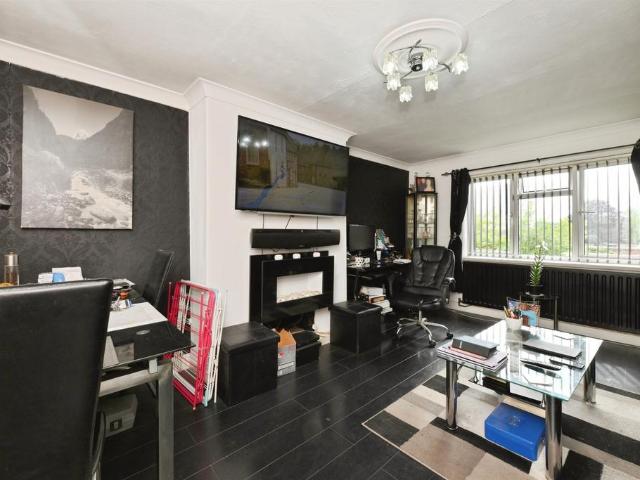 Flat for sale in Churchgate, Broxbourne