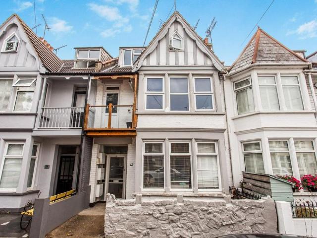Flat for sale in Leigh on Sea, Southend-on-Sea