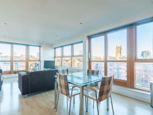 Flat for sale in Warehouse Hill, Leeds