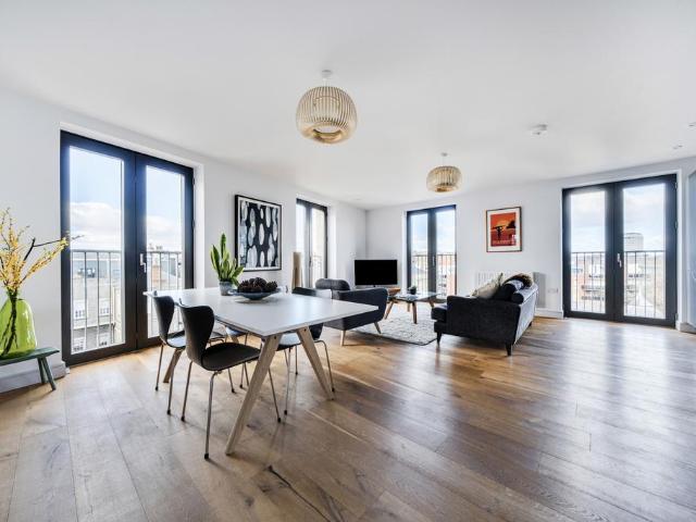 Flat for sale in Redcliffe, Feckenham