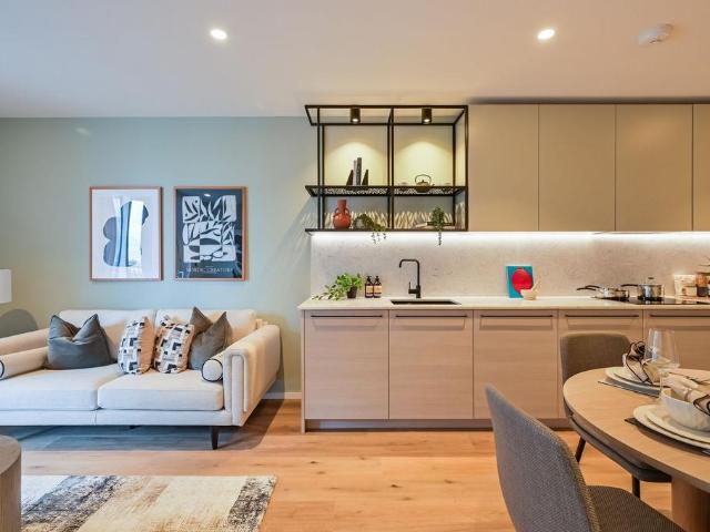 Flat for sale in Blackwall, Greater London