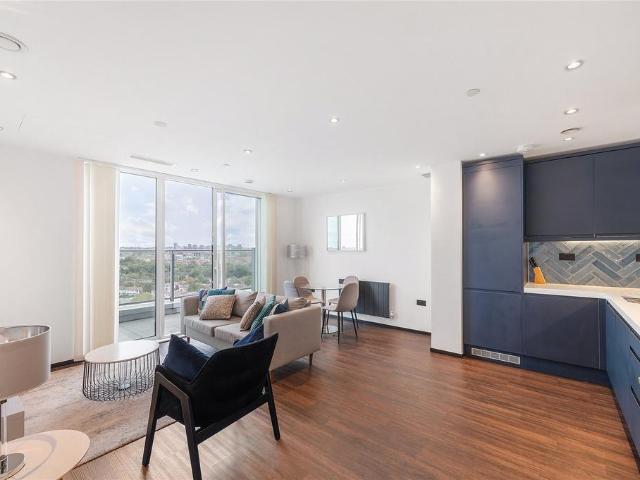 Flat for sale in London Borough of Ealing, Park Royal