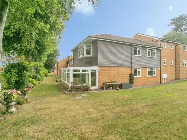 Flat for sale in Colwyn Bay, Wales
