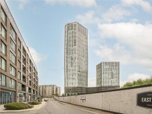 Flat for sale in Stratford Marsh, Greater London