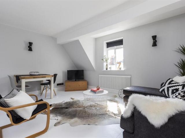 Flat for sale in Putney, Greater London