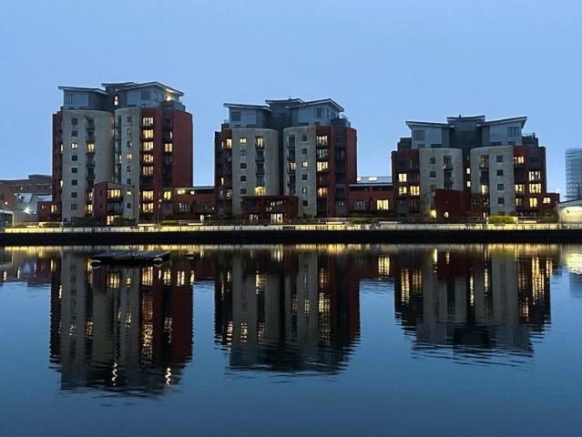 Flat for sale in SA1 Swansea Waterfront, Nangreaves