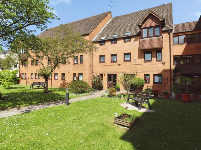 Flat for sale in Plasnewydd, Falcon Lodge