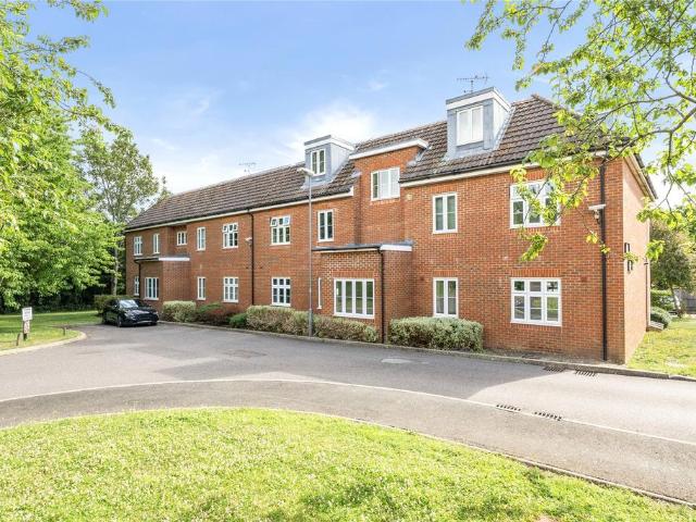 Flat for sale in London Borough of Bromley, Greater London