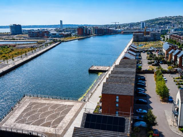 Flat for sale in SA1 Swansea Waterfront, Nangreaves