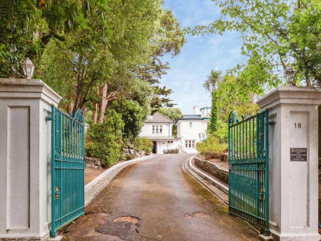 Flat for sale in West Cliff, Bournemouth