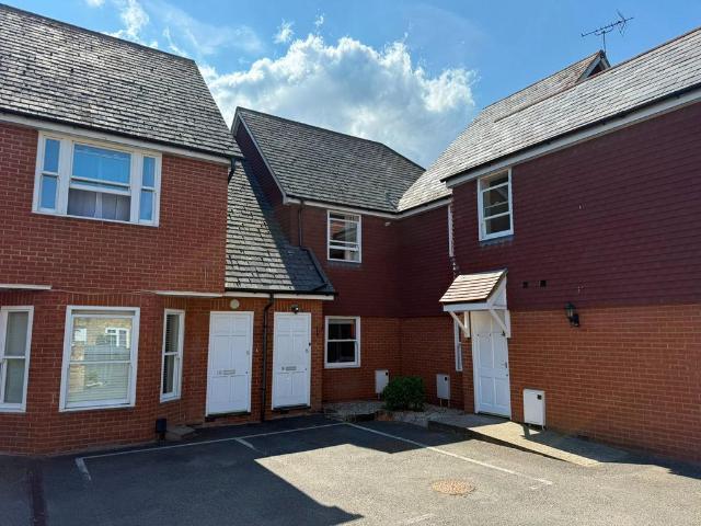 Flat for sale in St. Peter's, Acol