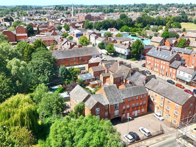 Flat for sale in Stanford On Avon, Leicestershire