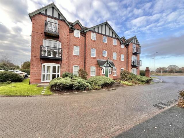 Flat for sale in Handforth