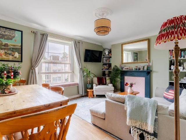 Flat for sale in Cotham, Bristol