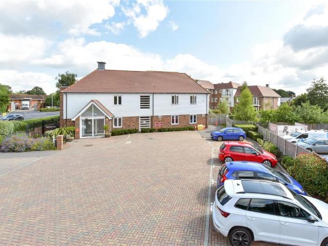 Flat for sale in Bridgefield, Kent