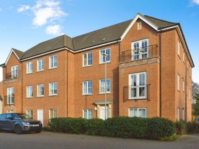 Flat for sale in Milton Keynes