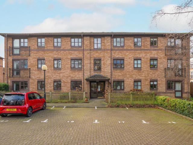 Flat for sale in Hookstone, Harrogate