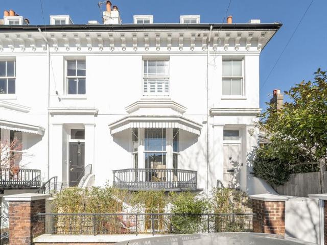 Flat for sale in Brighton & Hove