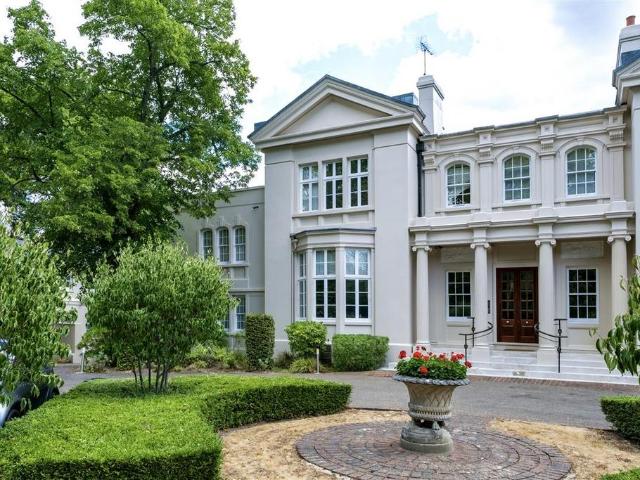 Flat for sale in Southfields, Greater London