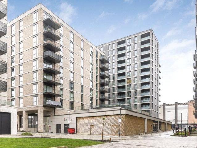 Flat for sale in Barnehurst, Greater London