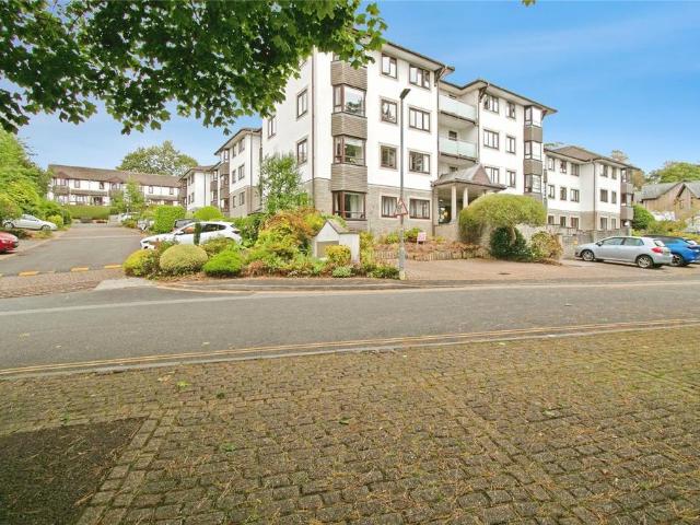 Flat for sale in Trelander, Penweathers