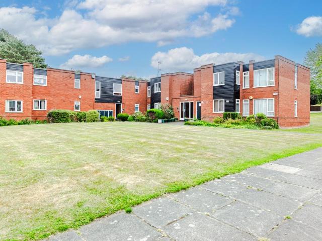 Flat for sale in Black Moor, Leeds