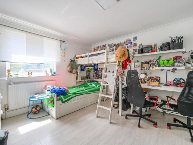 Flat for sale in Poplar Grove, Greater London