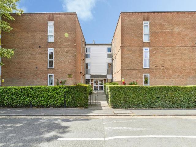 Flat for sale in Darlington