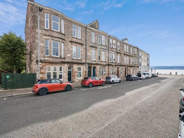 Flat for sale in Helensburgh, Scotland