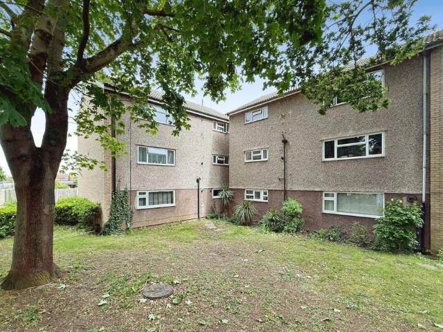 Flat for sale in Essex