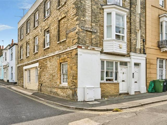 Flat for sale in Weeks, Ryde