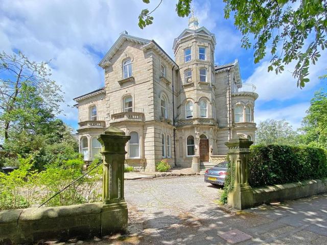 Flat for sale in Low Harrogate, Harrogate