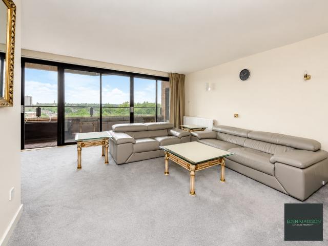 Flat for sale in Belsize Park, Greater London