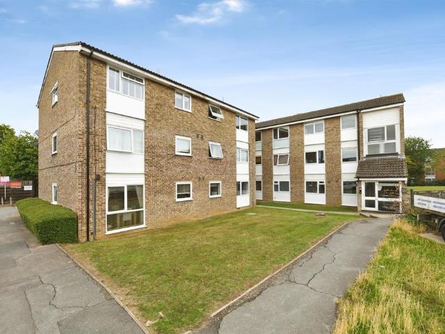 Flat for sale in Springfield, Chelmsford