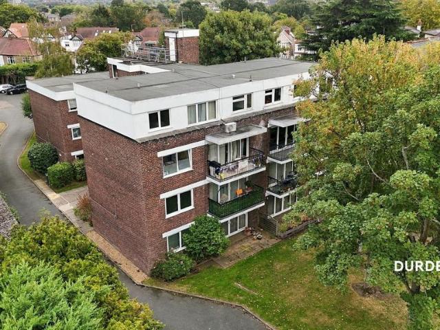 Flat for sale in London Borough of Redbridge, Greater London