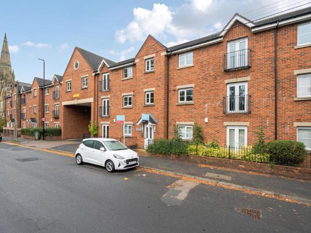 Flat for sale in Burley, Leeds