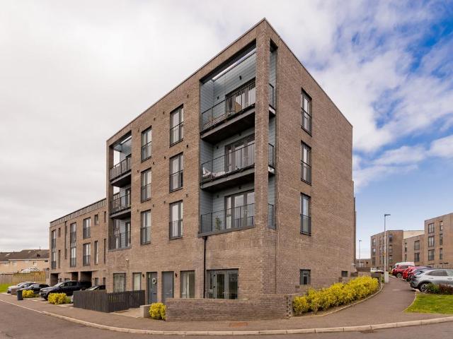Flat for sale in The Green, Stenhouse