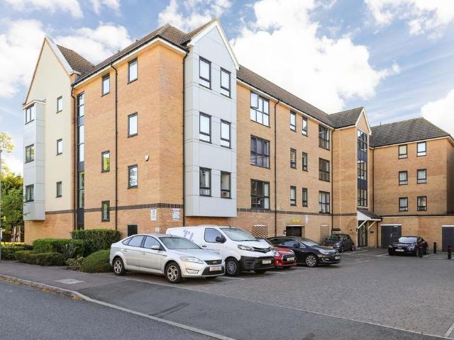 Flat for sale in Huntingdon, Cambridgeshire