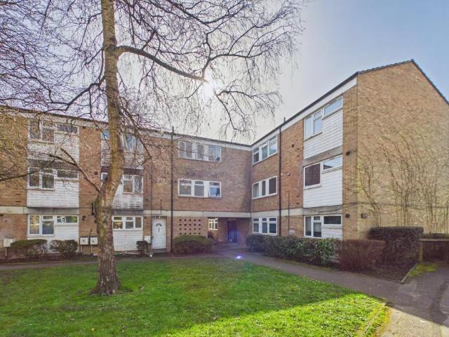 Flat for sale in Martin's Heron, Winkfield