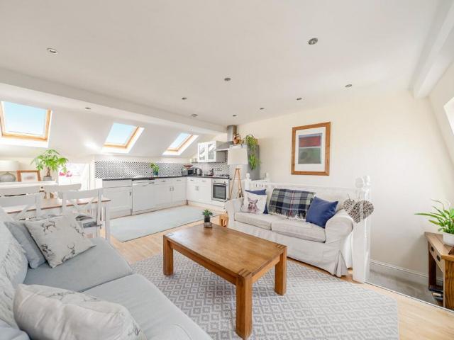 Flat for sale in Putney, Greater London