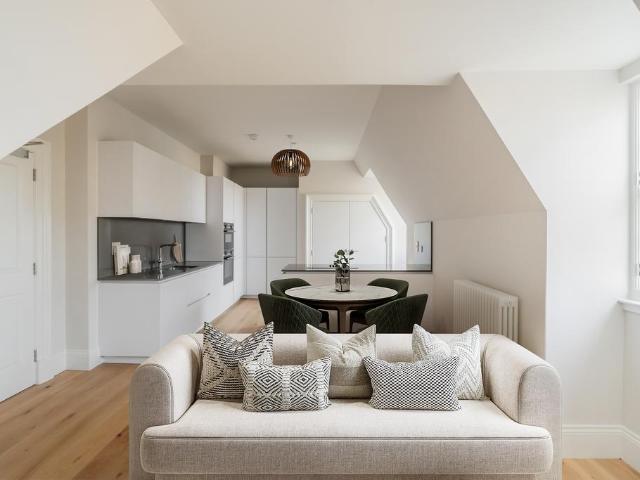 Flat for sale in Craiglockhart, Scotland