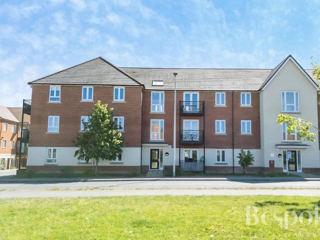 Flat for sale in Shinfield