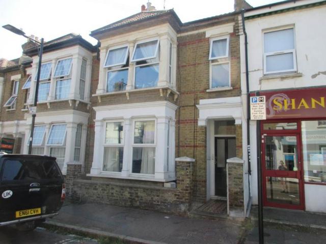 Flat for sale in Southend City Centre Neighbourhood, Alton Barnes