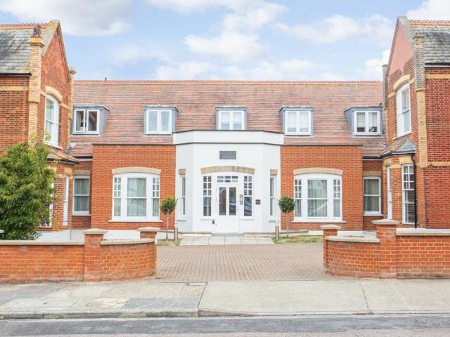 Flat for sale in Tankerton, Canterbury