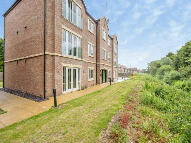 Flat for sale in Thorne, South Yorkshire