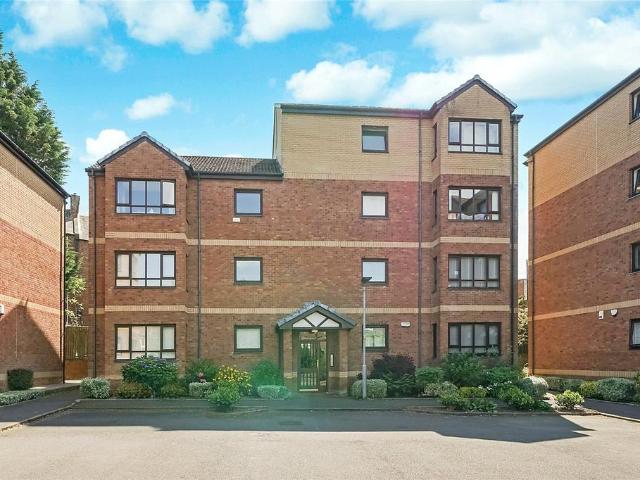 Flat for sale in Hamilton, Scotland