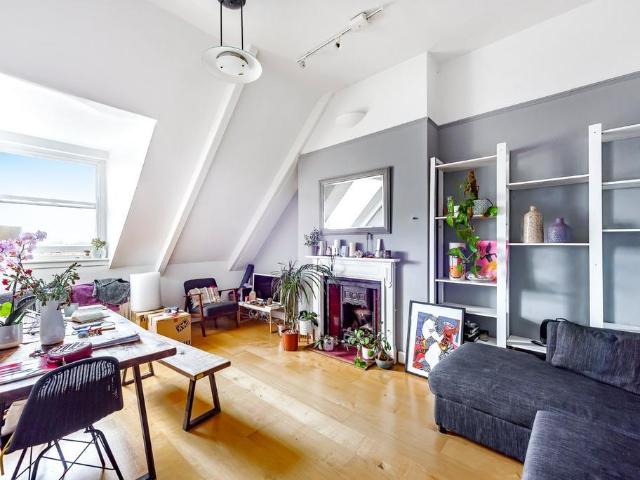 Flat for sale in South Hampstead, Greater London