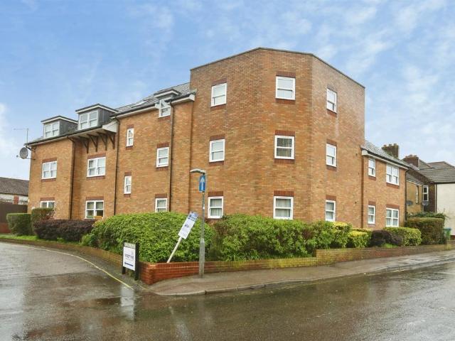 Flat for sale in West End, Fareham