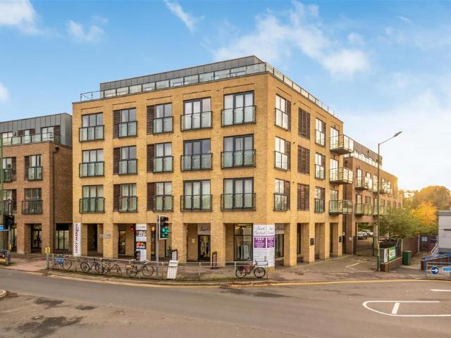 Flat for sale in Sevenoaks, The Butts